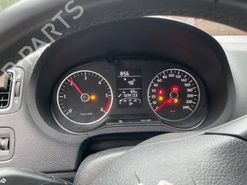 Kombinert Instrument VW POLO V (6R1, 6C1) 1.2 TDI (75 hp) 30719646