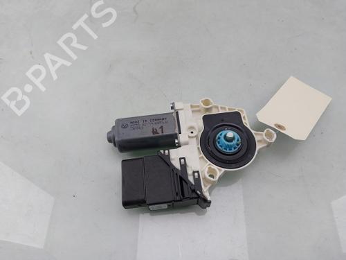 Used Electronic module Electronic module VW GOLF VI (5K1) 1.4 TSI (122 hp) 24943545 24943545