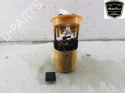 Used Fuel pump BMW 1 (E87) 118 d (122 hp) 21070736