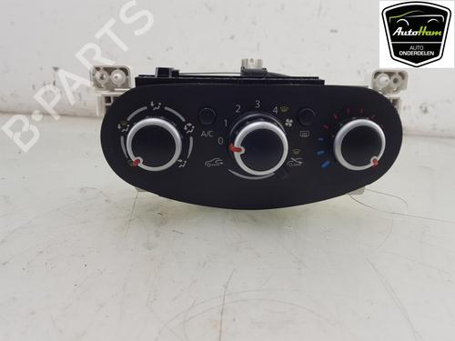 Used Climate control RENAULT TWINGO III (BCM_, BCA_) 1.0 SCe 70 (71 hp) 18111645