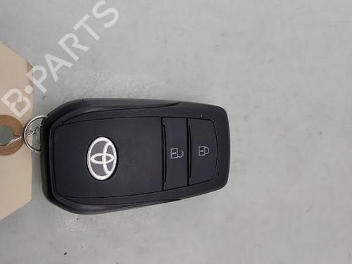 Used Electronic module TOYOTA YARIS CROSS (MXP_) 1.5 Hybrid (MXPJ10) (116 hp) 31092860