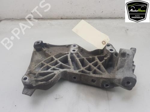 Used Engine mount Engine mount MERCEDES-BENZ VITO Van (W447) 109 CDI (447.601, 447.603, 447.605) (88 hp) 22422129 22422129