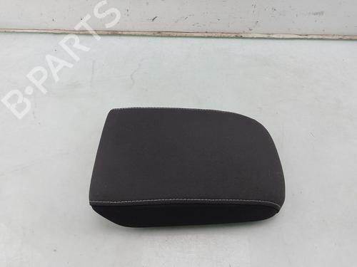 Used Armrest / Center console VW GOLF VII (5G1, BQ1, BE1, BE2) 1.2 TSI (105 hp) 32359364