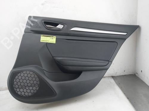 Bageste højre beklædning Bageste højre beklædning RENAULT MEGANE IV Grandtour (K9A/M/N_) 1.3 TCe 140 (K9NB) (140 hp) 33617059 33617059