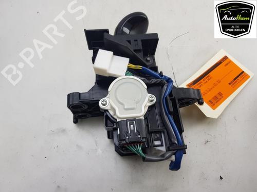 Gear lever TOYOTA AURIS Estate (_E18_) 1.8 Hybrid (ZWE186_, ZWE186R, ZWE186H) | BP13105648M90 