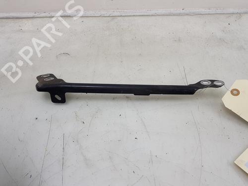 Used Right headlight support Right headlight support 24826570 24826570
