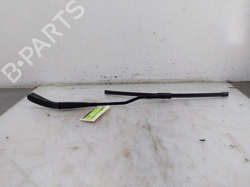 Used Front windshield wiper arm MERCEDES-BENZ GLC (X253) 250 4-matic (253.946) (211 hp) 30610761