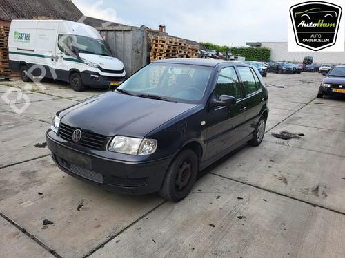 Used Left front fenders VW POLO (6N2) 1.4 16V (75 hp) 18645377