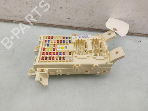 Used Fuse box Fuse box 38200303 38200303