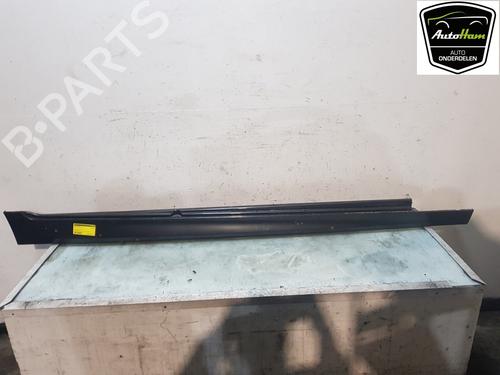 Used Right sideskirt BMW 5 Touring (F11) 530 d xDrive (258 hp) 22372557