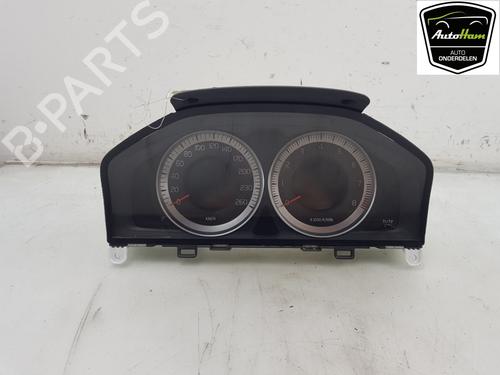 Used Instrument cluster VOLVO V60 I (155) T3 (150 hp) 17318546