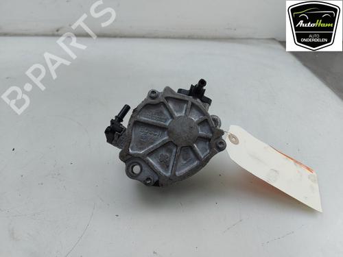 Used Vacuum pump VOLVO V40 Hatchback (525) D2 (114 hp) 13147486