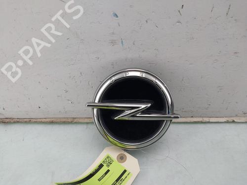 Used Tailgate handle Tailgate handle OPEL CORSA F (P2JO) 1.2 (68) (75 hp) 33617824 33617824