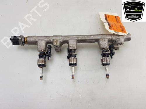 Used Injection rail Injection rail 13105404 13105404