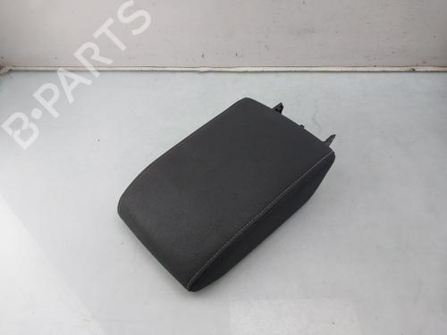 Used Armrest / Center console Armrest / Center console VW GOLF VIII (CD1, DA1) 2.0 TDI (150 hp) 30184037 30184037