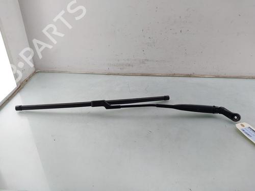Used Front windshield wiper arm FIAT 500 (312_) 1.0 Mild Hybrid (312.AYD1B) (69 hp) 28166802