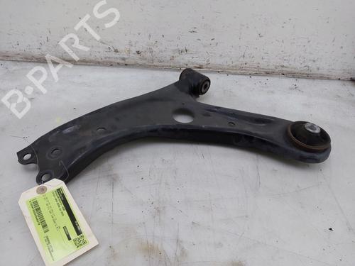 Used Right front suspension arm TOYOTA YARIS CROSS (MXP_) 1.5 Hybrid (MXPJ10) (116 hp) 32045103