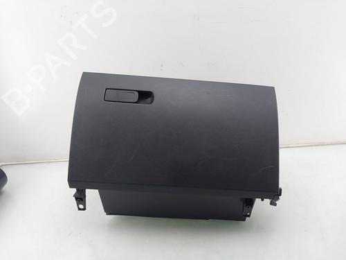 glove-box-mercedes-benz-cla-c118-2019-27256936 main image