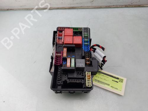 Used Fuse box Fuse box 36787370 36787370