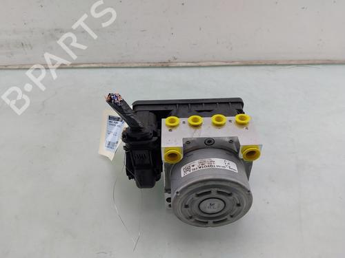 Used ABS pump TOYOTA AYGO X (_B7_) 1.0 VVT-i (KGB70) (72 hp) 28112531