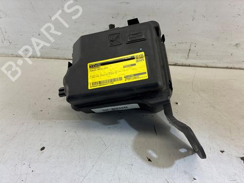 Used Fuse box Fuse box 38286509 38286509