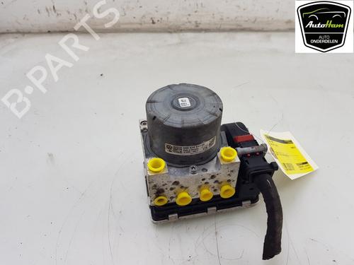 Used ABS pump VW GOLF VII (5G1, BQ1, BE1, BE2) 2.0 GTI (230 hp) 18111616