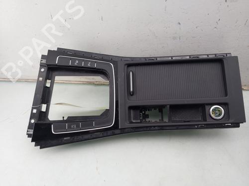 Used Middle console Middle console VW GOLF VII (5G1, BQ1, BE1, BE2) 1.5 TSI (150 hp) 33884272 33884272