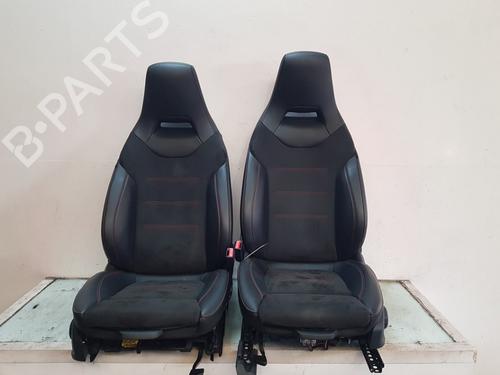 Używane Komplet foteli MERCEDES-BENZ CLA (C118) CLA 200 (118.387) (163 hp) 29743833
