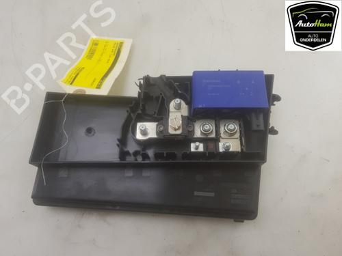 Used Fuse box Fuse box VOLVO V40 Hatchback (525) D2 (114 hp) 13657622 13657622