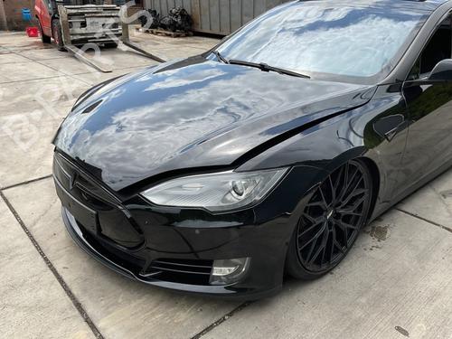 Used Left front fenders TESLA MODEL S (5YJS) 85 (367 hp) 27542318