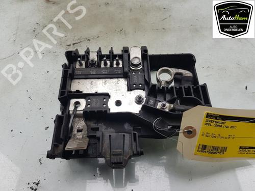 Fuse box OPEL CORSA E (X15) 1.2 (08, 68) | BP18333855E1 