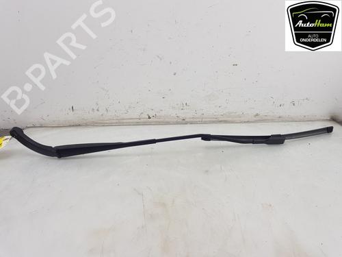 Used Front windshield wiper arm RENAULT EXPRESS Box Body/MPV 1.5 Blue dCi 95 (F6AB) (95 hp) 17004823
