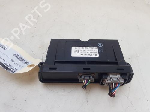 Used Control unit Control unit TESLA MODEL S (5YJS) 85 (367 hp) 28096212 28096212