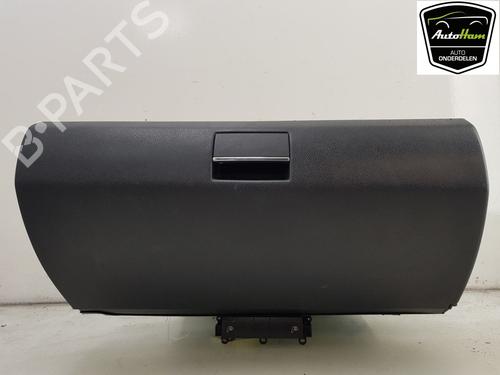 Used Glove box Glove box 13910927 13910927