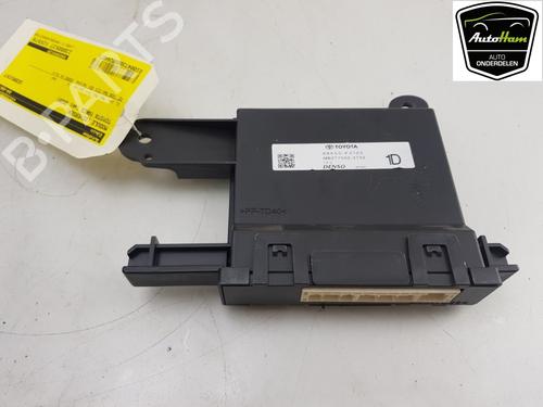 Used Control unit Control unit TOYOTA YARIS (_P21_, _PA1_, _PH1_) 1.5 Hybrid (MXPH10, MXPH11) (116 hp) 15187045 15187045