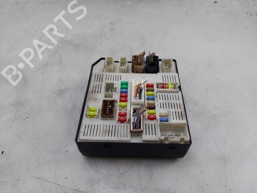 Used Fuse box RENAULT MEGANE III Hatchback (BZ0/1_, B3_) 1.6 16V (BZ1B, BZ1H) (110 hp) 32443675