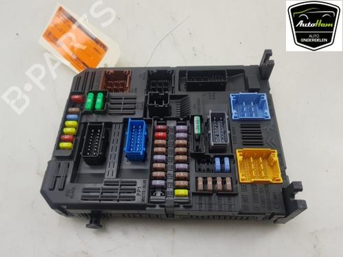 Used Fuse box Fuse box OPEL CORSA F (P2JO) 1.2 (68) (101 hp) 13490090 13490090