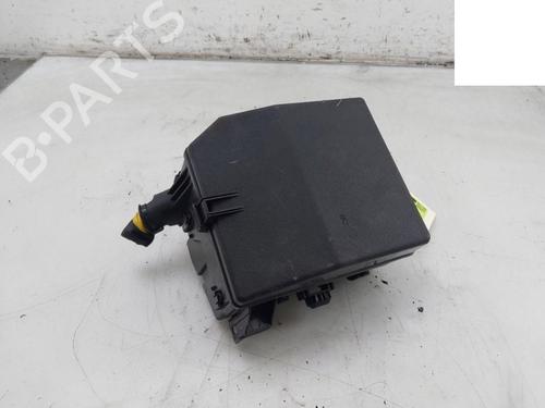 Caixa de fusíveis MITSUBISHI OUTLANDER III (GG_W, GF_W, ZJ, ZL, ZK) 2.4 Hybrid 4WD (GG3W) (208 hp) 32748039