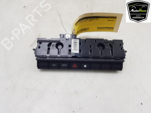 Used Warning switch Warning switch RENAULT CLIO V (B7_) 1.6 E-TECH 145 (B7MU) (143 hp) 17646385 17646385