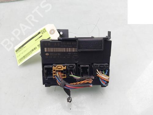 Used Comfort control module Comfort control module VW TOURAN (1T1, 1T2) 1.9 TDI (100 hp) 33556714 33556714