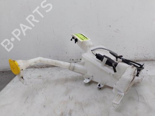 Used Windscreen washer tank RENAULT KADJAR (HA_, HL_) 1.2 TCe 130 (HLMR) (130 hp) 30743581