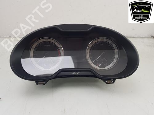 Used Instrument cluster SKODA OCTAVIA III Combi (5E5, 5E6) 1.8 TSI (180 hp) 19521235