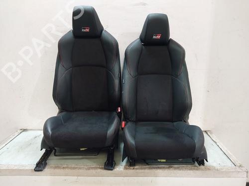 Used Seats set TOYOTA YARIS (_P21_, _PA1_, _PH1_) 1.5 Hybrid (MXPH10, MXPH11) (116 hp) 32183975