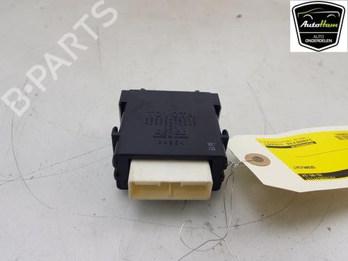 Used Electronic module TOYOTA YARIS (_P13_) 1.5 Hybrid (NHP130_, NHP130) (101 hp) 18742100