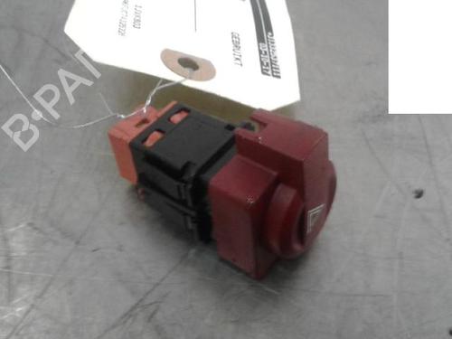 Used Warning switch CITROËN C4 Coupe (LA_) 1.4 16V (88 hp) 13140443