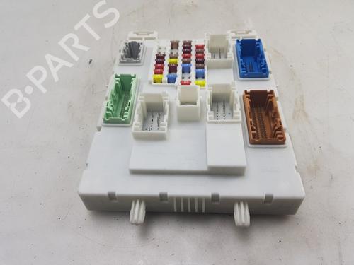 Fuse box VOLVO V40 Hatchback (525) D4 | BP30932166E1