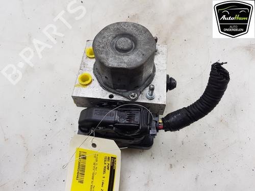 Used ABS pump TESLA MODEL S (5YJS) 75 (388 hp) 15654211
