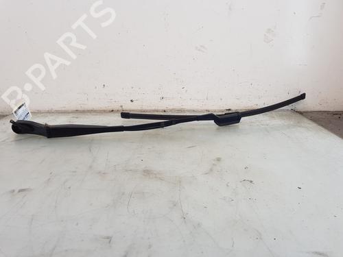 Used Front windshield wiper arm PEUGEOT 3008 II SUV (MC_, MR_, MJ_, M4_) 1.2 THP/ PureTech 130 (MRHNSM, MRHNSU, MRHNSJ, MRHNYW,... (131 hp) 28715987