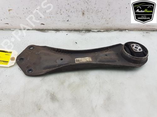 Venstre bagtil bærearm MERCEDES-BENZ CLA (C118) CLA 180 (118.384) (136 hp) 21795721