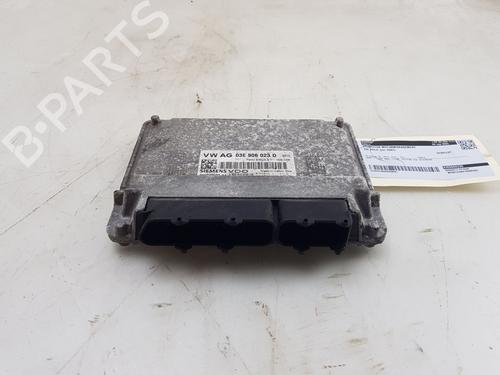 Motorstyringsenhet VW POLO IV (9N_, 9A_) 1.2 12V (64 hp) 28602736